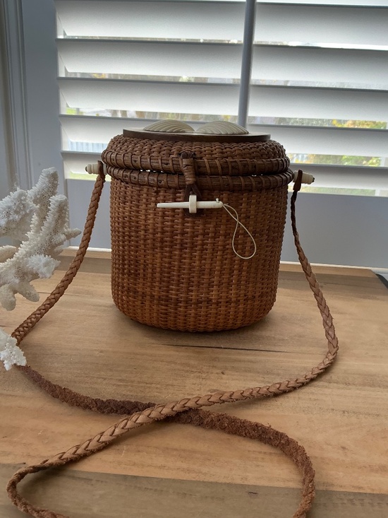 FARNUM Nantucket  Scrimshaw Basket Purse - Picture 6 of 8